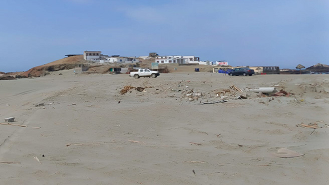 Recojo de desmonte en la Playa Tuquillo