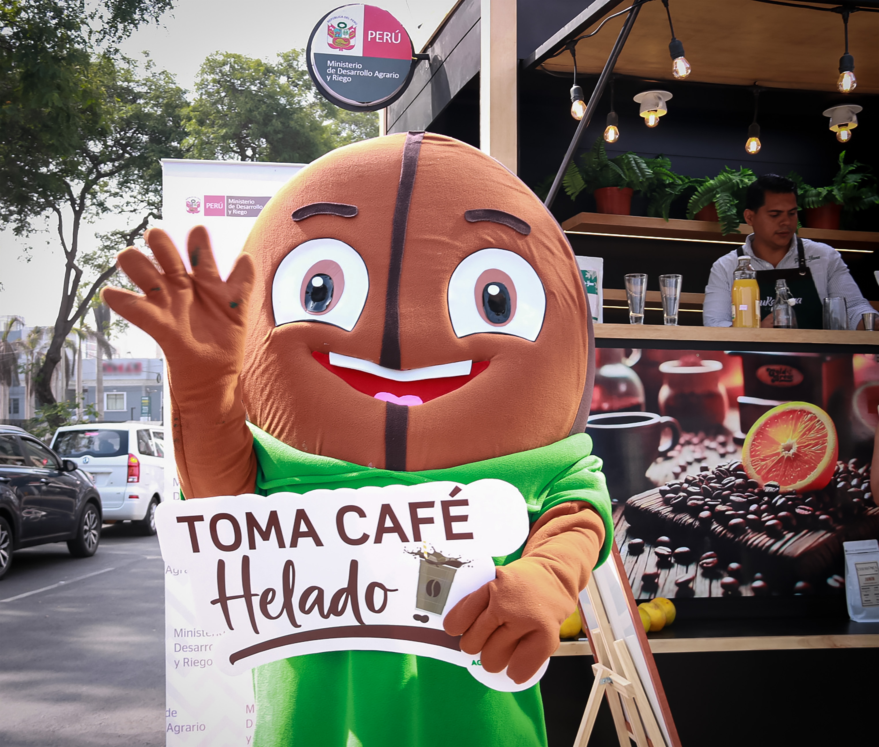 Midagri impulsa campaña para el consumo de café frío en verano
