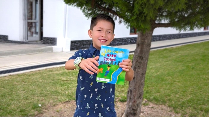 Niño escritor de Amazonas solicita registro de su libro Los cuentos de Mark Joshua para proteger su derecho de autor