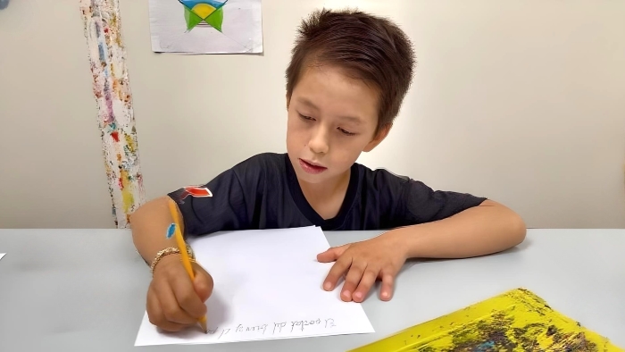 Niño escritor de Amazonas solicita registro de su libro Los cuentos de Mark Joshua para proteger su derecho de autor