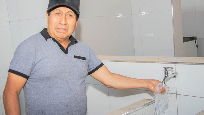 Alcalde de Huarmey inspecciona terminal pesquero y mercado para mejorar servicios