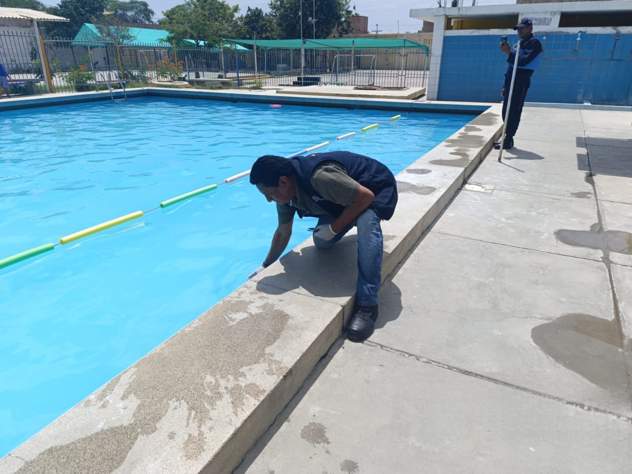 En trabajo coordinado profesionales de la Sub Región de Salud Luciano Castillo Colonna participan en operativos de control a fin de salvaguardar la salud de nuestra comunidad