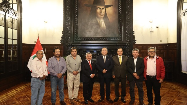 César Acuña Consigue Que Premier Priorice 74 Proyectos Para Sánchez Carrión