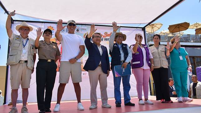 Autoridades en el lanzamiento del Verano Saludable y Seguro