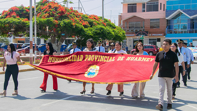 Ceremonia dominical de Izamiento de Banderas en la Provincia de Huarmey