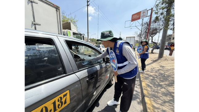 No al Bocinazo: Reducir la contaminación sonora causada por el uso excesivo de bocinas y sensibilizar sobre su impacto en la salud y el ambiente.
💨 Respira Limpio: Disminuir las emisiones atmosféricas vehiculares mediante revisiones técnicas adecuadas, ahorro de combustible y un compromiso ciudadano con la calidad ambiental.
¡Sigamos trabajando juntos por un El Agustino más limpio y saludable! 