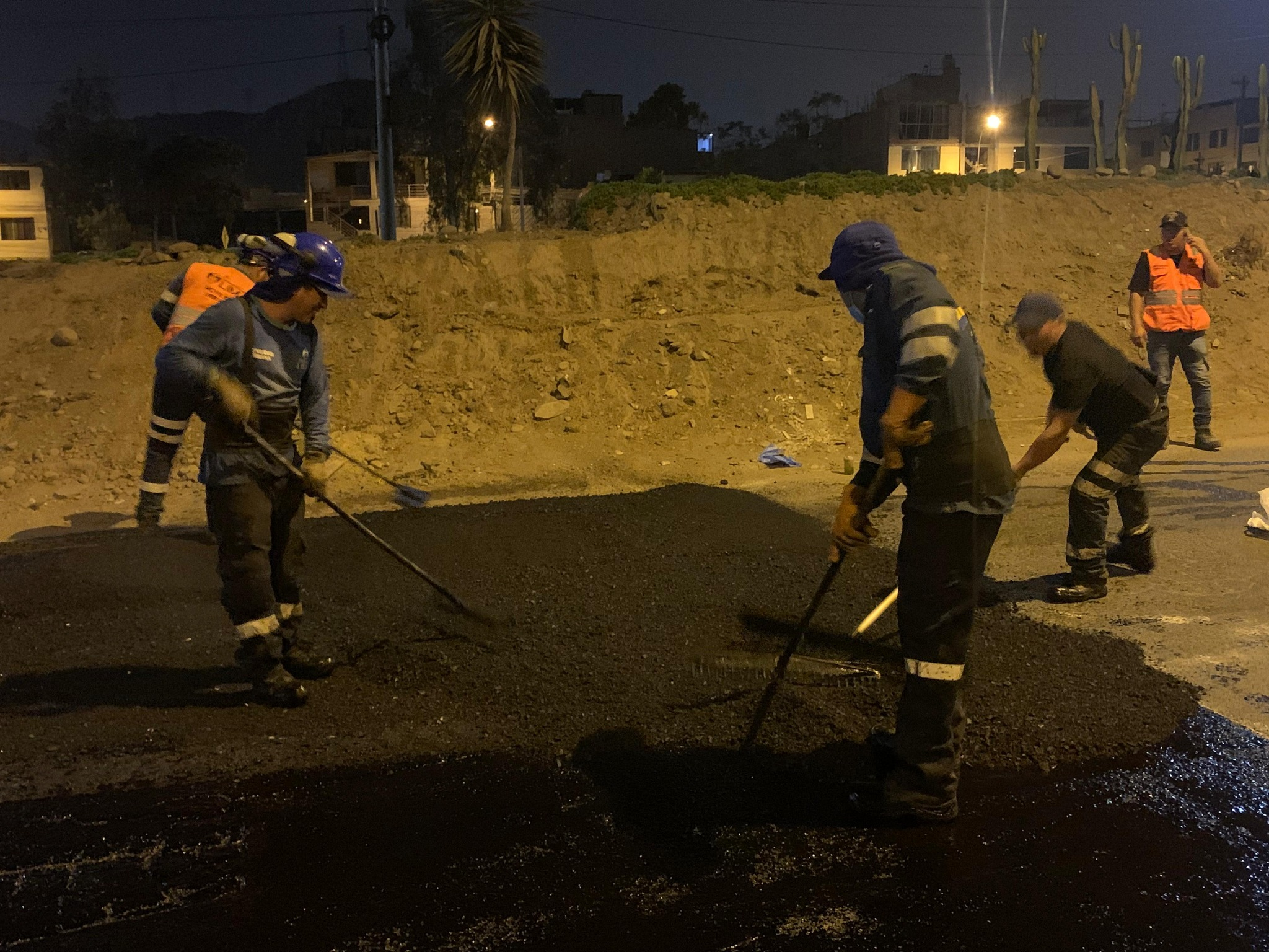 ¿Qué beneficios trae este mantenimiento? ✨
• Tránsito más fluido y seguro 🚗💨
• Mayor protección para conductores y peatones 🚶♀️👨🦼
• Calles más ordenadas y cómodas 🏘️
¡Seguimos trabajando por el bienestar de nuestra comunidad!