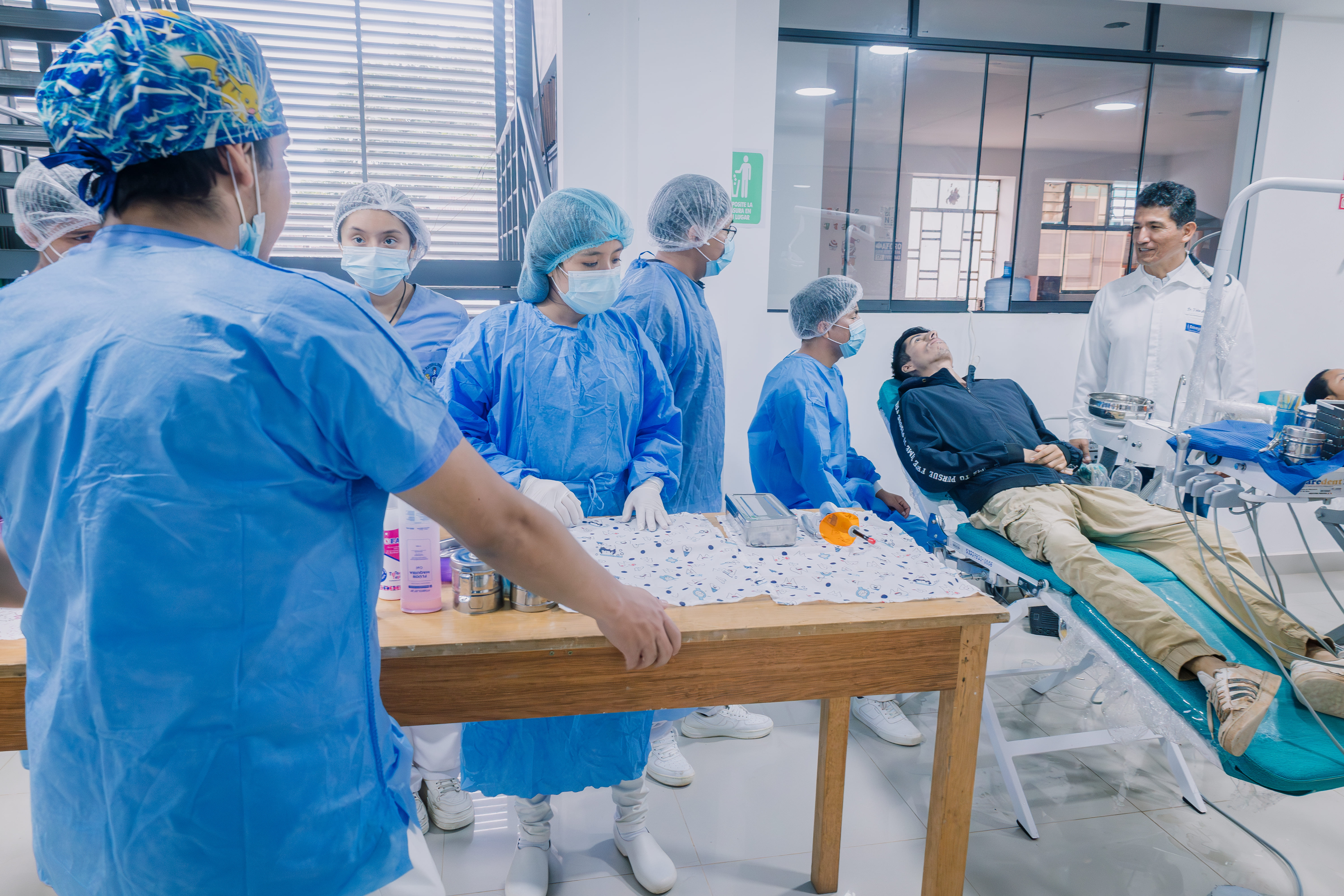 estudiantes de la Escuela Profesional de Odontología