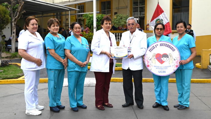 La Unidad de Cuidados Intermedios (UCIN) y el nuevo Consejo Directivo del Cuerpo Médico del INSN fueron reconocidos en la ceremonia de Compromiso INSN.