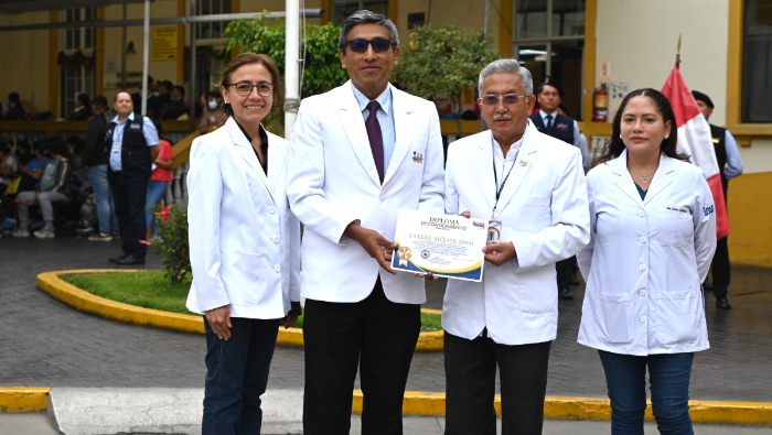La Unidad de Cuidados Intermedios (UCIN) y el nuevo Consejo Directivo del Cuerpo Médico del INSN fueron reconocidos en la ceremonia de Compromiso INSN.