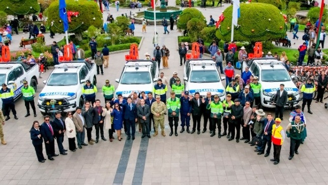 Municipalidad Provincial de Puno rinde homenaje a los mártires del 9 de enero