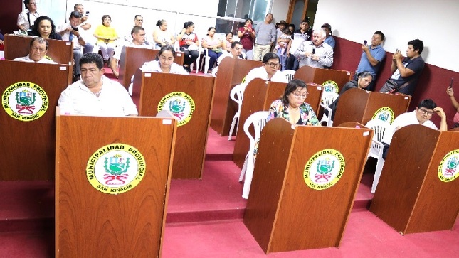 El Pleno del Concejo Municipal de San Ignacio desestimó por no haberse obtenido los votos requeridos de acuerdo a ley, el pedido de vacancia contra el regidor, Fernando Camacho Elera, por la causal establecida en el artículo 11 