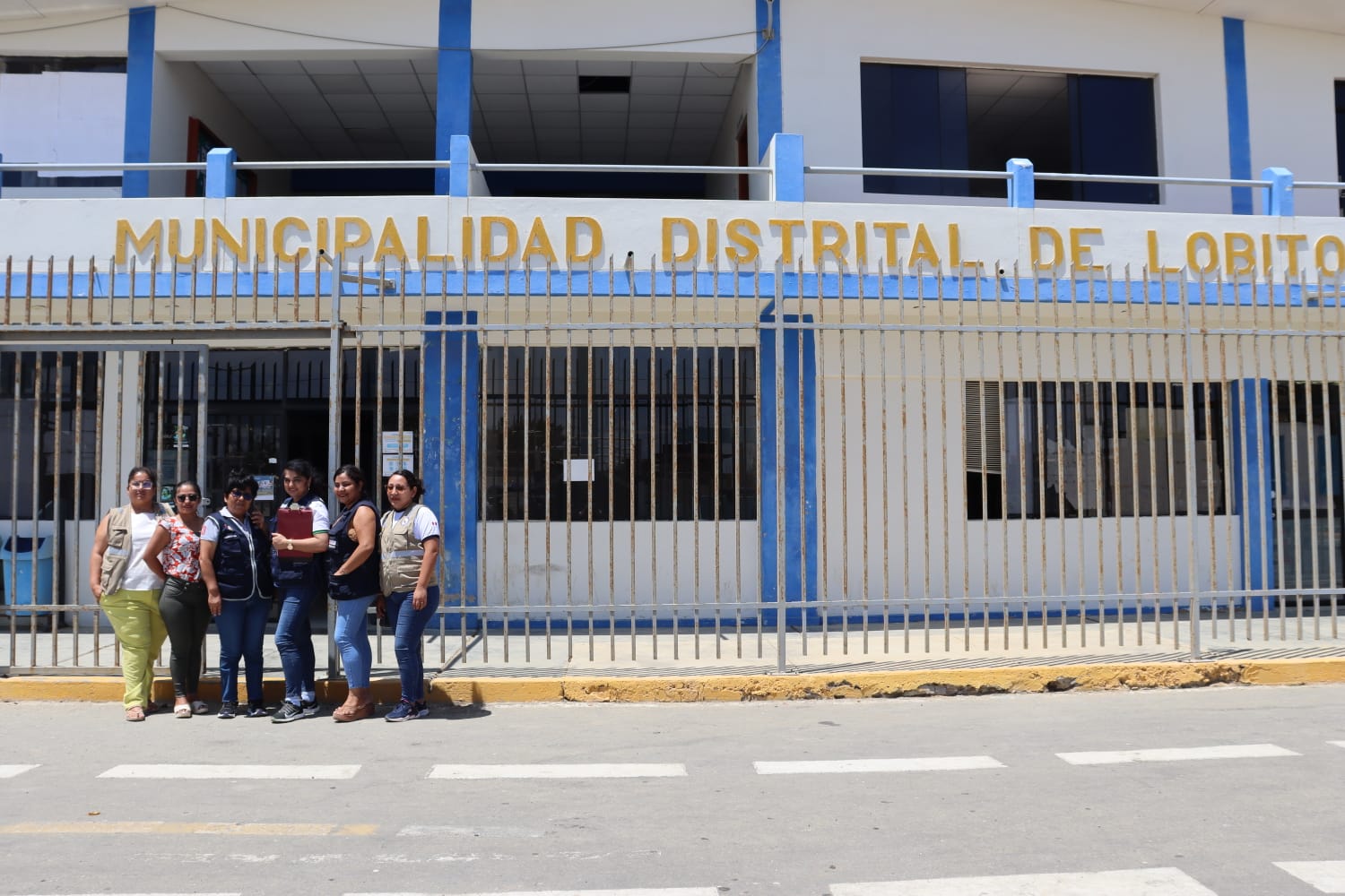 Personal de la Dirección Sub Regional de Salud Luciano Castillo Colonna se prepara para atender de manera integral a la población de Lobitos, tras derrame de petróleo registrado en la zona.