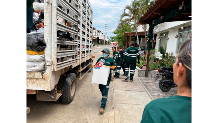 Recojo de residuos s贸lidos en diferentes puntos de la ciudad de Tarapoto.