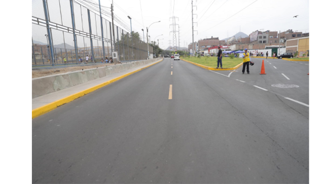 Los vecinos se mostraron muy contentos y felicitaron al alcalde por esta obra que sin duda contribuirá a liberar el tráfico en la zona, mejorando la calidad de vida de todos. 
En la inauguración también estuvo presente el regidor metropolitano Aron Espinoza, quien aprovechó la ocasión para felicitar al alcalde por este gran logro.
El burgomaestre aprovechó para anunciar que en toda la ribera del río se realizarán importantes mejoras, la instalación de nuevas luminarias LED.