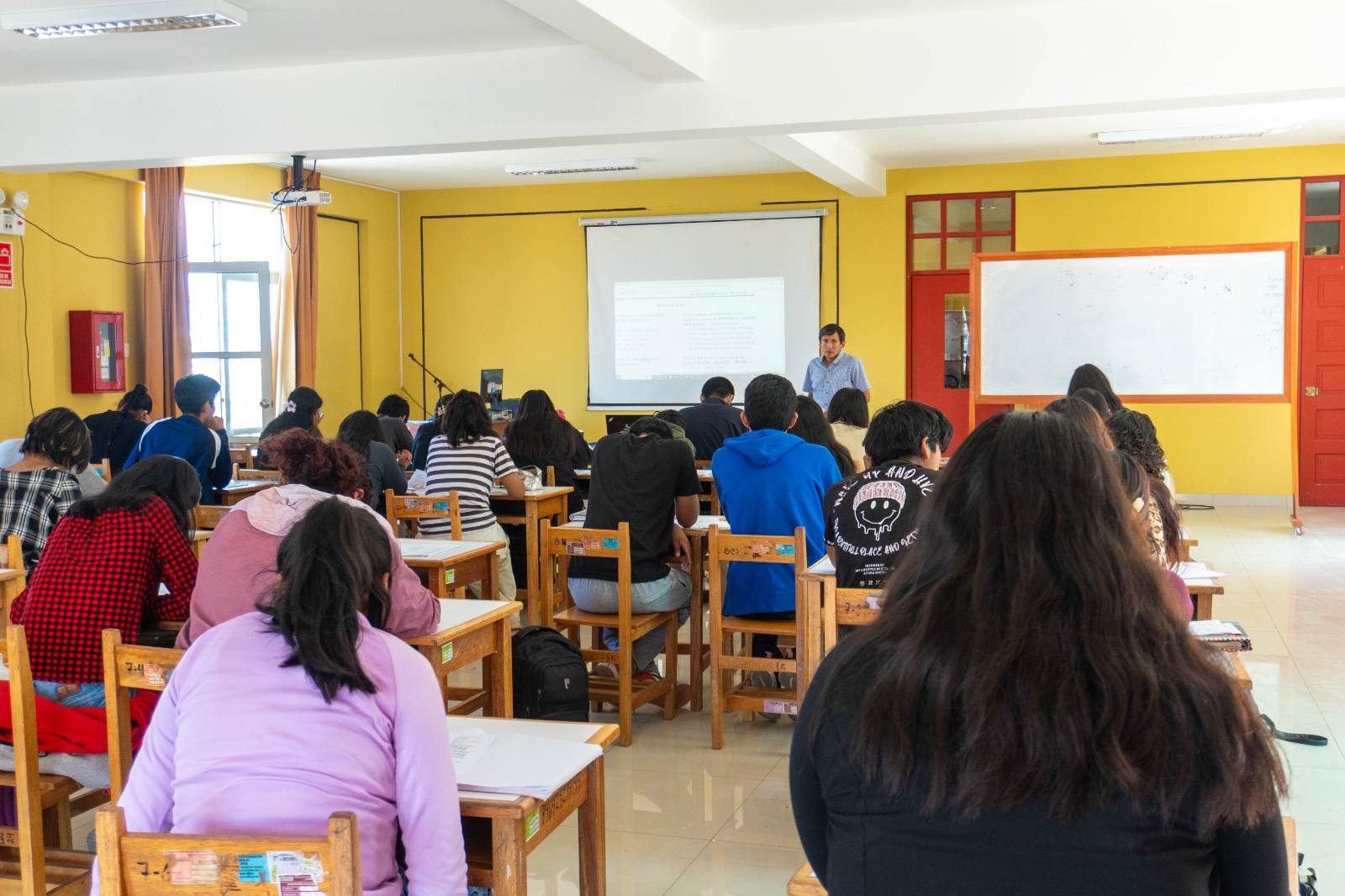 El Gerente de Promoción del Desarrollo Social y Económico, dio a conocer que se iniciaron los talleres de vacaciones útiles y la Cepre Muni 2025 qué beneficia a más de 230 niños de la provincia.
