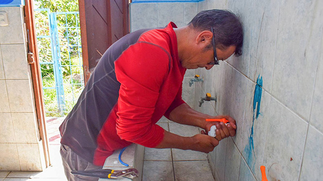 Apóyanos con mano de obra a los colegios del distrito