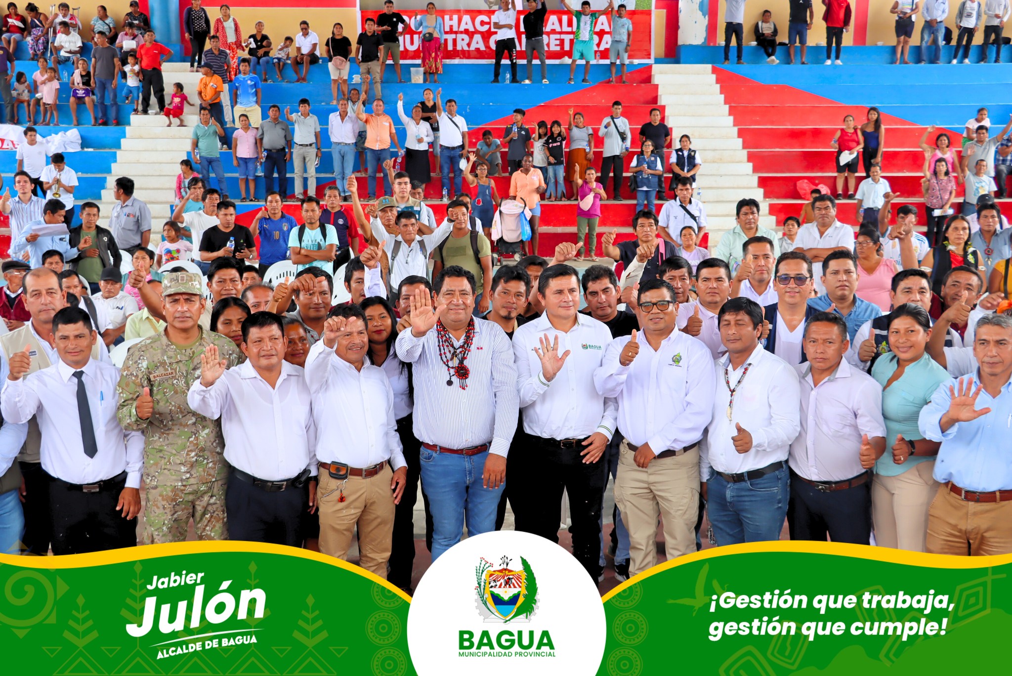 Alcalde Jabier Jul贸n particip贸 en la colocaci贸n de la primera piedra
