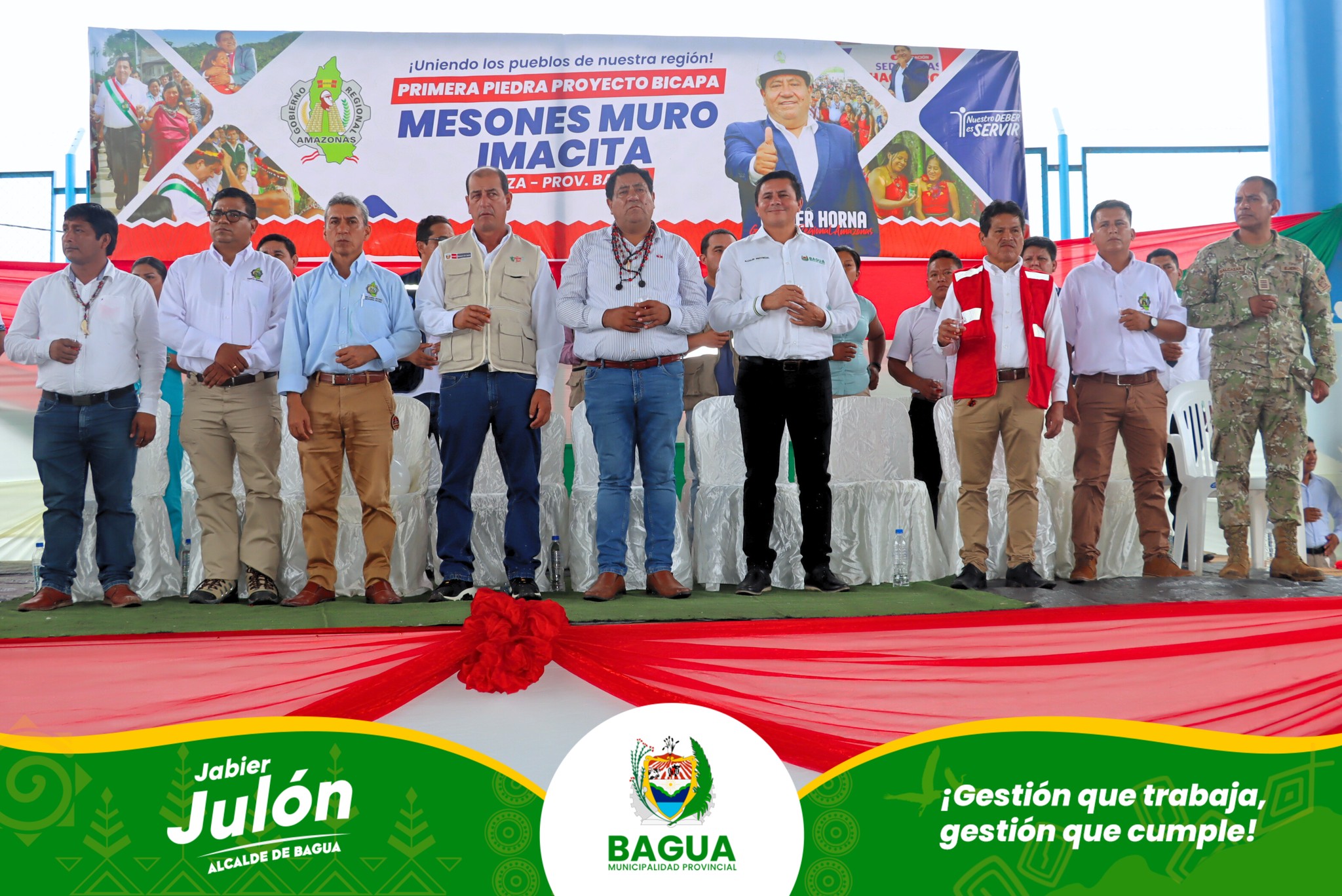 Alcalde Jabier Jul贸n particip贸 en la colocaci贸n de la primera piedra