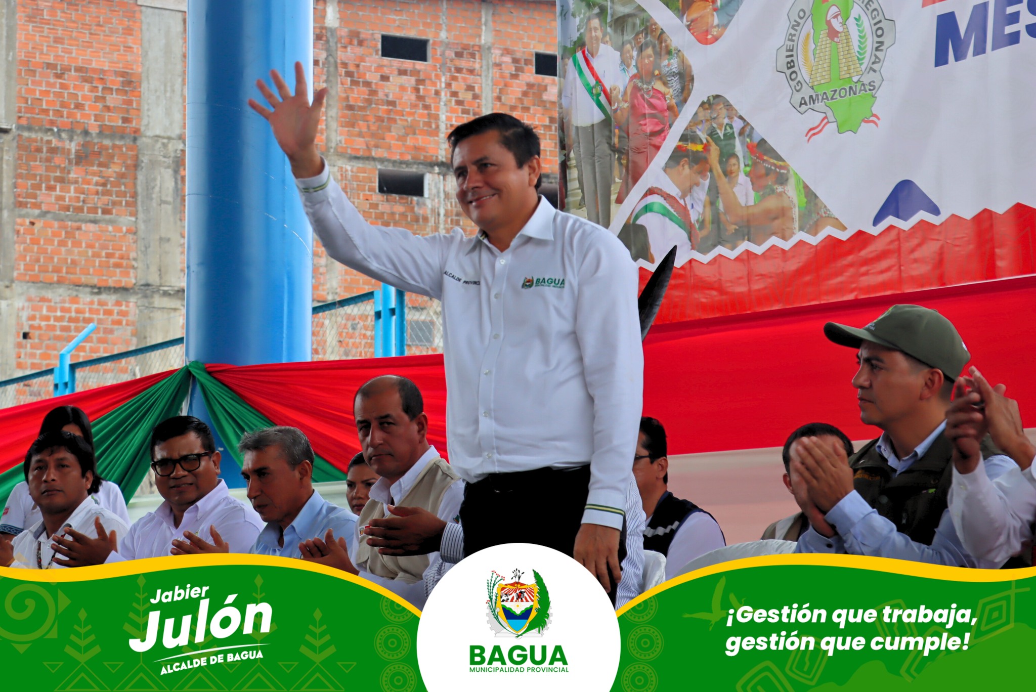 Alcalde Jabier Jul贸n particip贸 en la colocaci贸n de la primera piedra