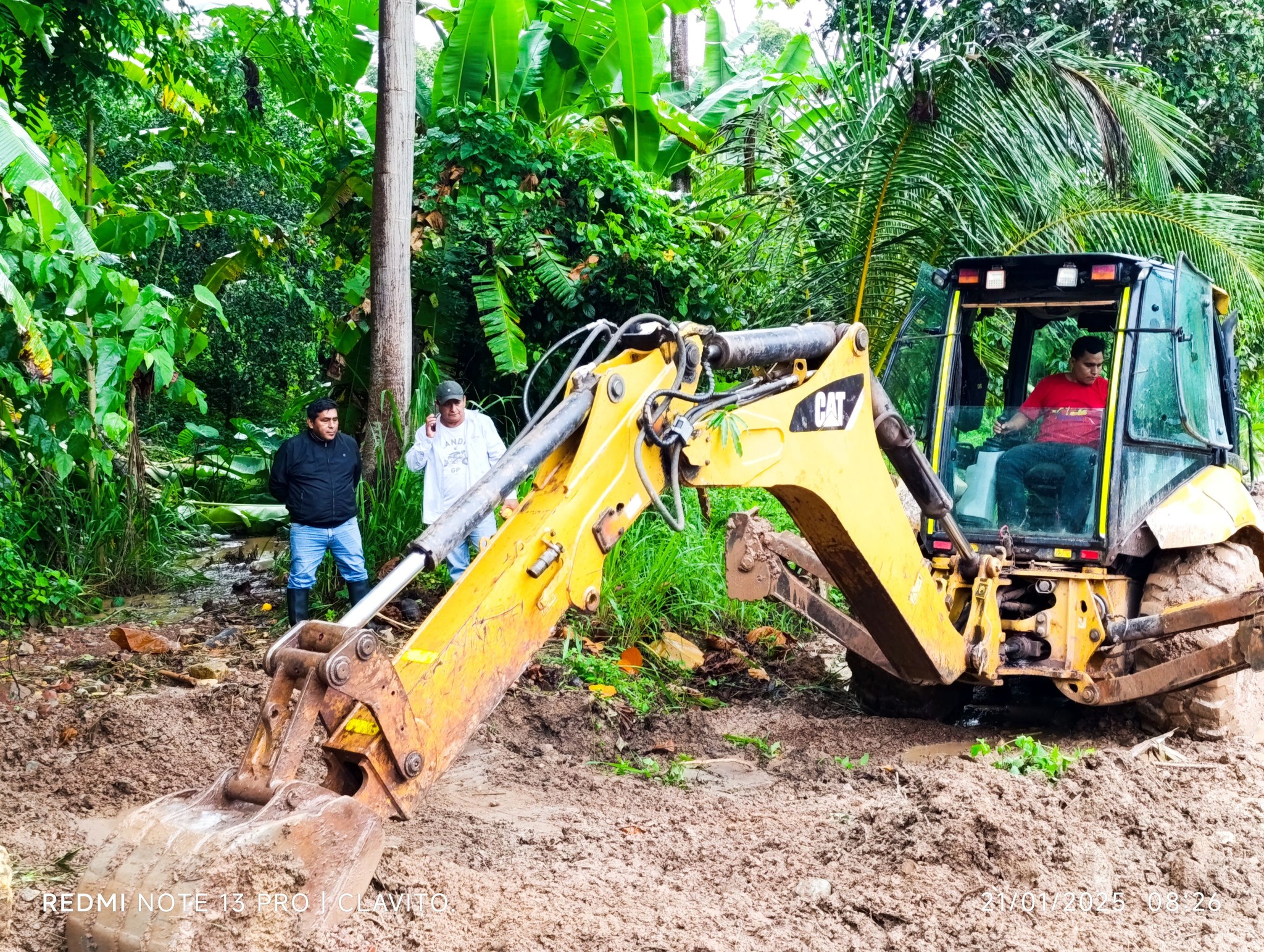 Trabajos De Descolmatación y Limpieza Del Derrumbe Que Inundó La Comunidad Nativa De Santa Rosa De Ubiriki.