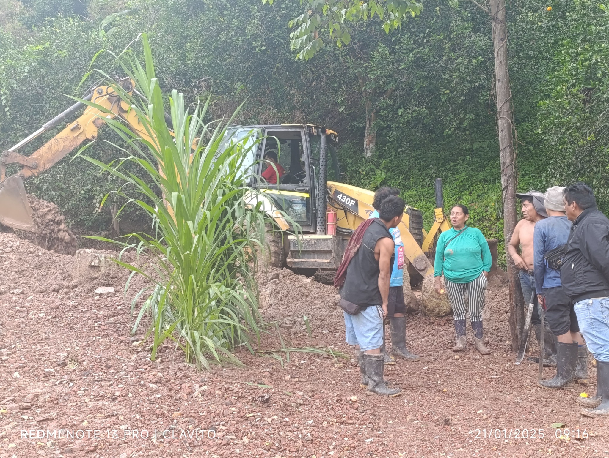 Trabajos De Descolmatación y Limpieza Del Derrumbe Que Inundó La Comunidad Nativa De Santa Rosa De Ubiriki.