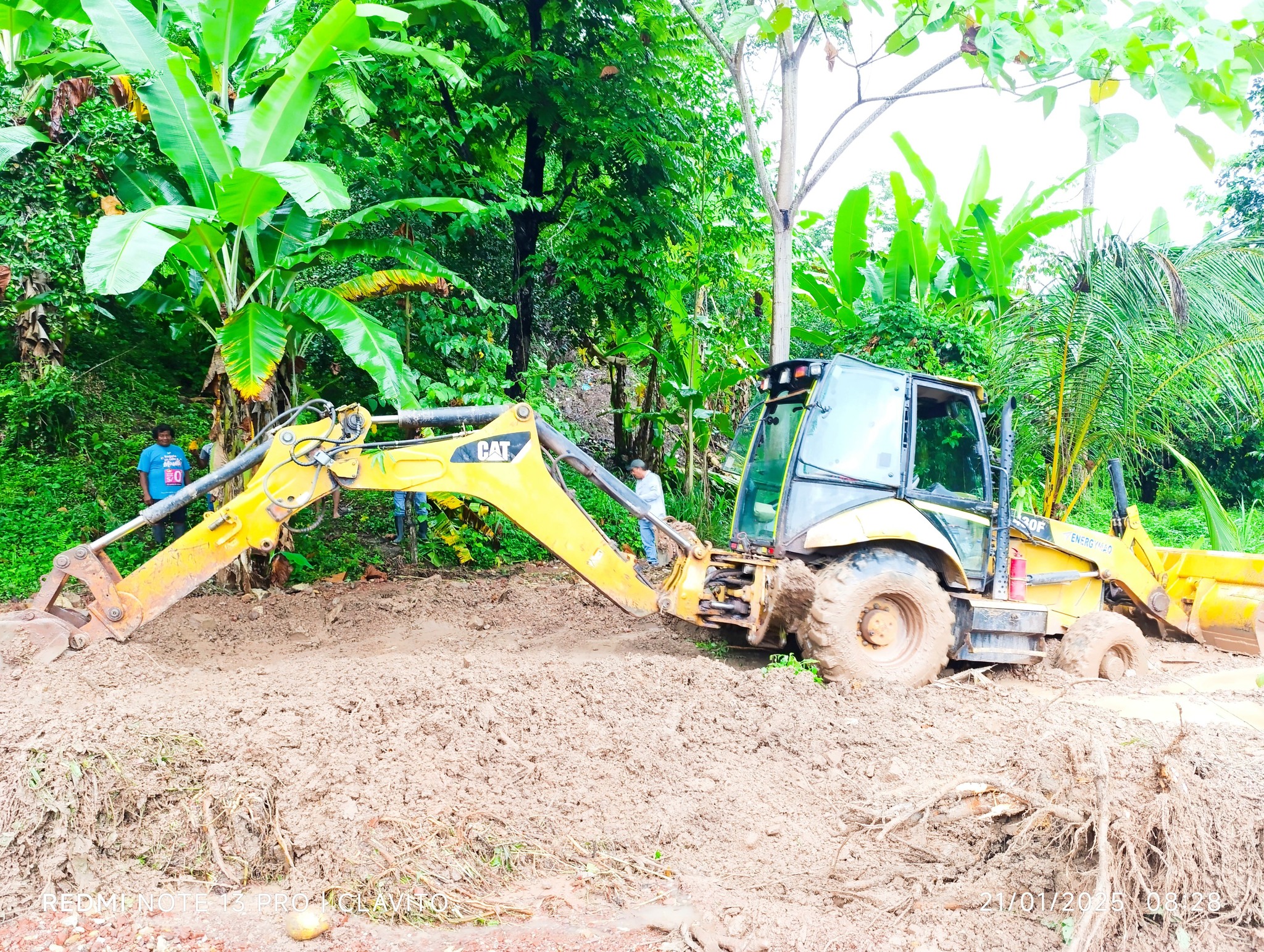 Trabajos De Descolmatación y Limpieza Del Derrumbe Que Inundó La Comunidad Nativa De Santa Rosa De Ubiriki.