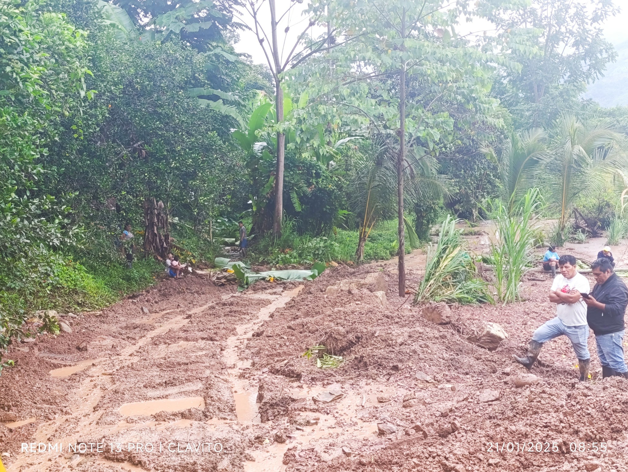 Trabajos De Descolmatación y Limpieza Del Derrumbe Que Inundó La Comunidad Nativa De Santa Rosa De Ubiriki.