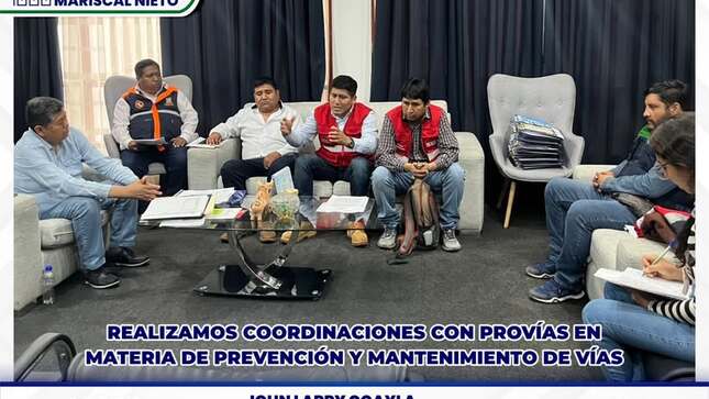 El alcalde provincial; John Larry Coayla junto al equipo técnico de la comuna provincial, se reunió con los representantes de PROVÍAS DESENTRALIZADO MOQUEGUA.