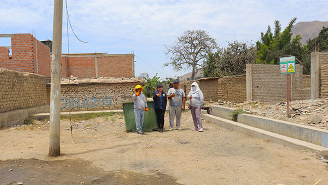 Equipo de limpieza pรบblica encargado de mantener el ornato del distrito de Nepeรฑa