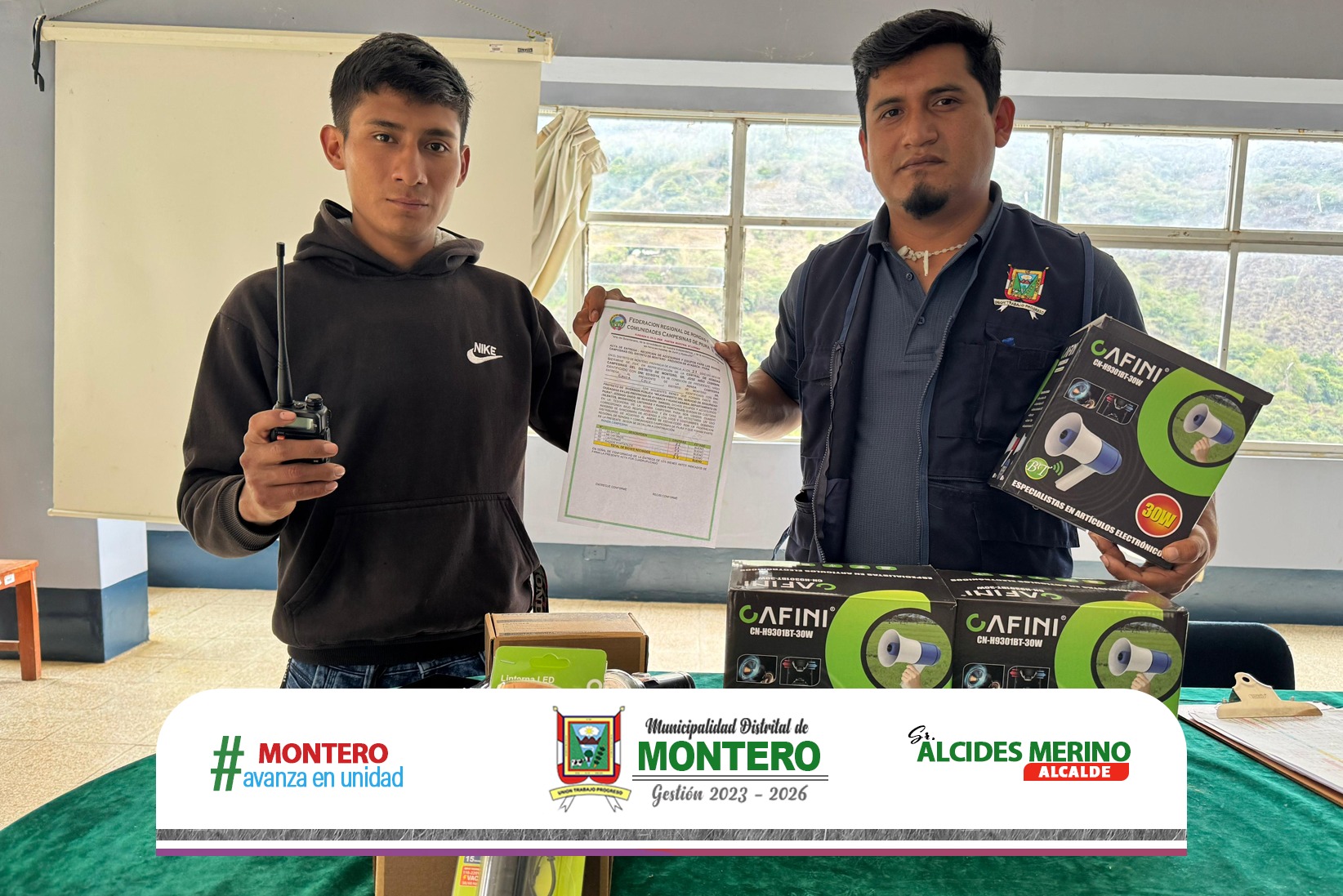 MDM Realiza Entrega de Radios E Indumentaria a Rondas Campesinas de Montero