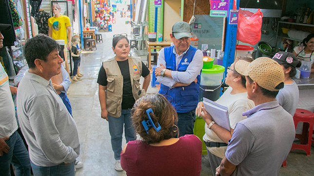 Municipalidad y Sedachimbote inspeccionan instalaciones de servicios básicos en los centros de abastos de la ciudad