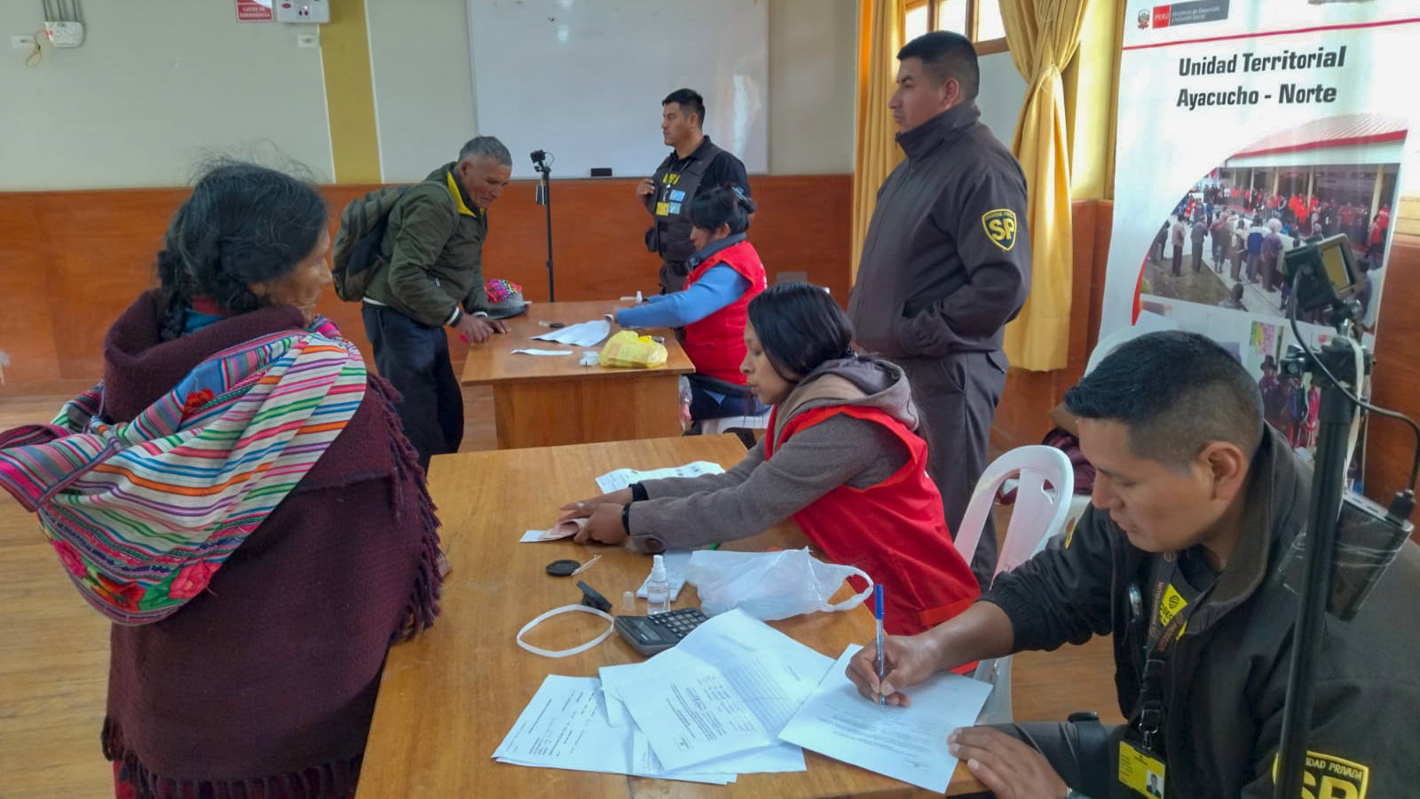Entrega de la subvención económica - Pension65 - Tambo Cunya-Ayacucho