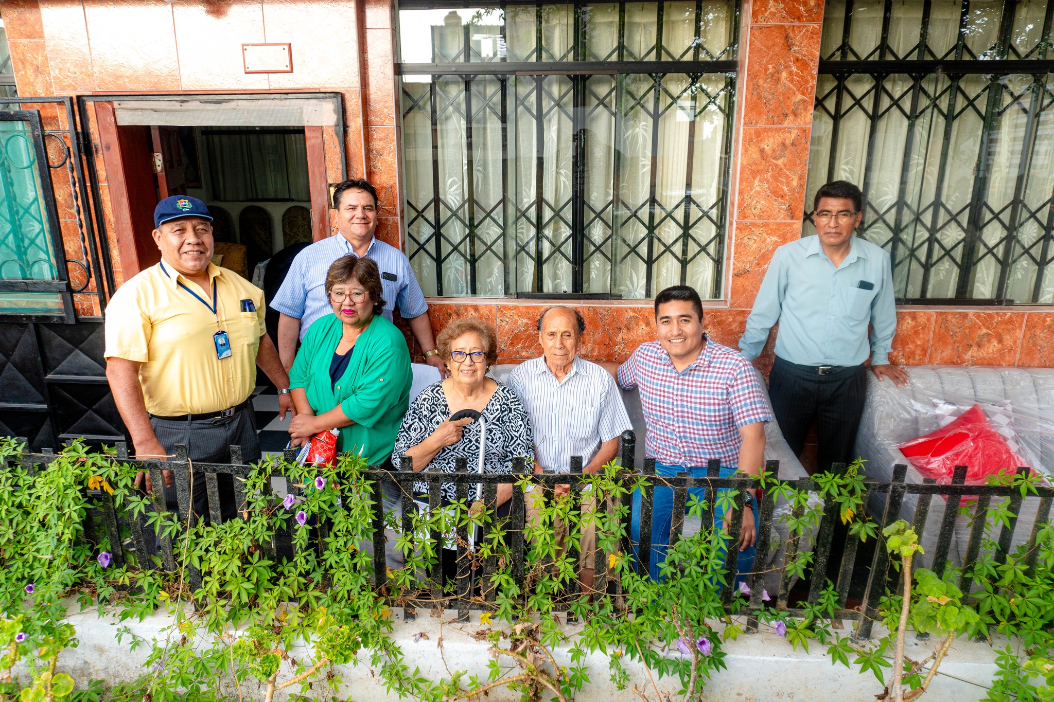 Alcalde provincial hizo entrega de mototaxi y artefactos a felices ganadores de la amnistía tributaria 2024