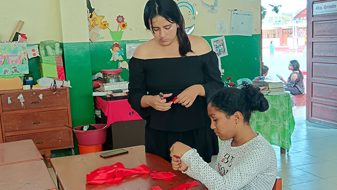Desarrollo del taller de Manualidades