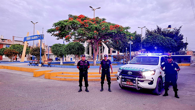 Patrullaje preventivo en el centro poblado de Cerro Blanco 
