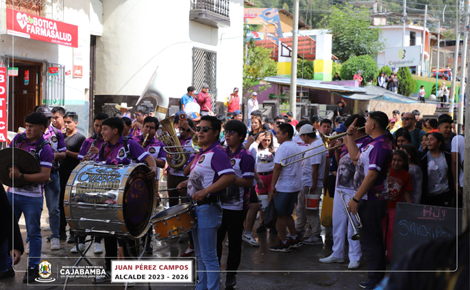 Primera globeada oficial del carnaval de la diversidad Cajabamba 2025