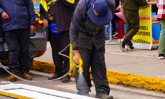Municipalidad Provincial de Puno intensifica trabajos de pintado de vías para mejorar la seguridad vial