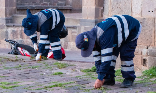 Gerencia de Residuos Sólidos garantiza el embellecimiento de la ciudad de Puno previo a la Festividad Virgen de la Candelaria 2025