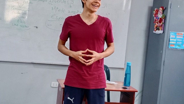 ¡Este verano, impulsa su capacidad de comunicar y destacar en cualquier escenario!  
📍Inscripciones en: Subgerencia de Educación, Cultura y Deportes (Av. Ancash, cuadra 23).  
📞 Contacto: 902 351 415