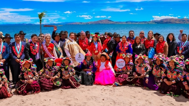 Ministra de Comercio Exterior y Turismo anunció la promoción de la Festividad Virgen de la Candelaria en la Feria Top Resa de Francia 2025
