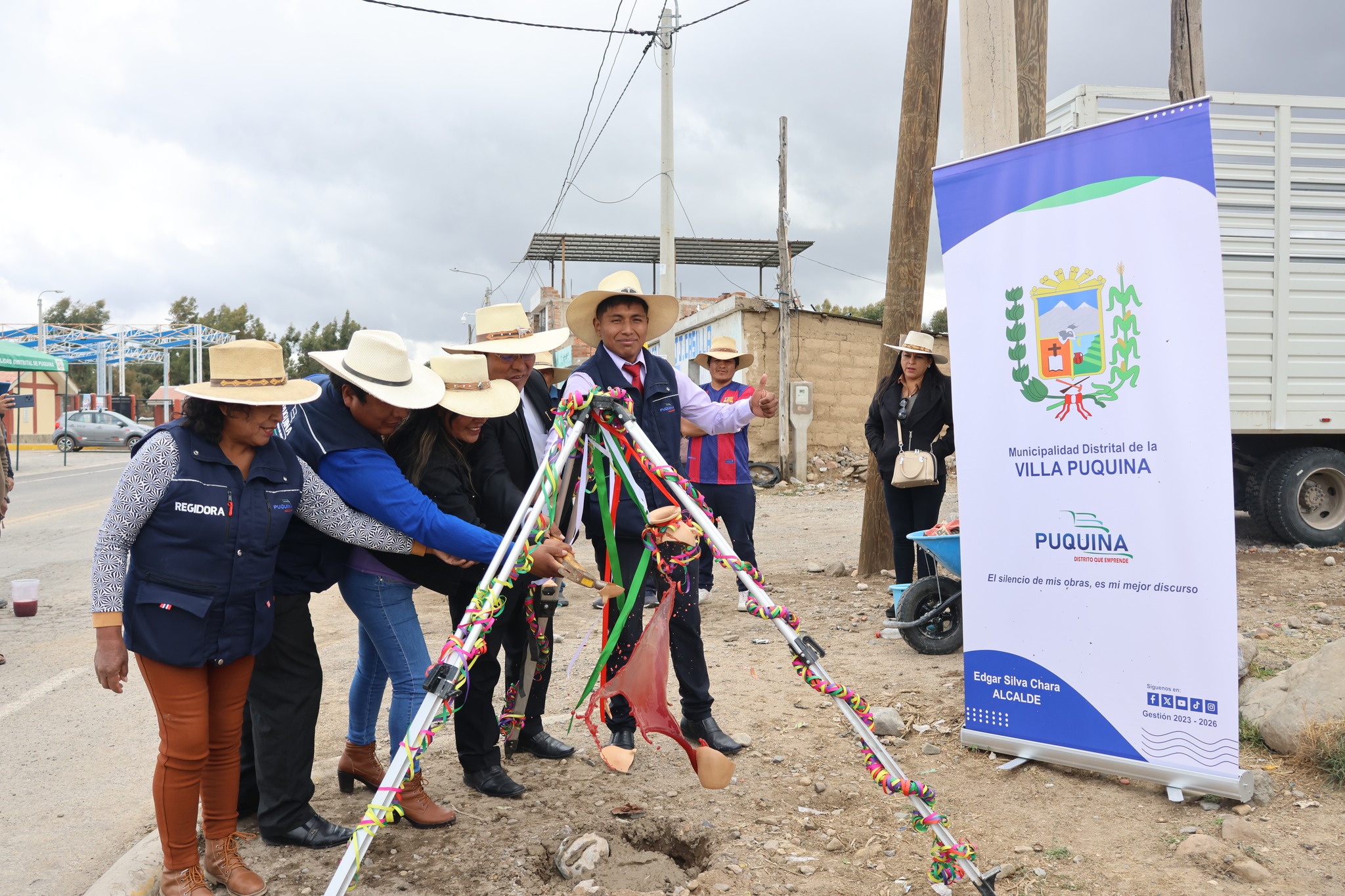 Colocación de Primera Piedra vía principal Talamolle.