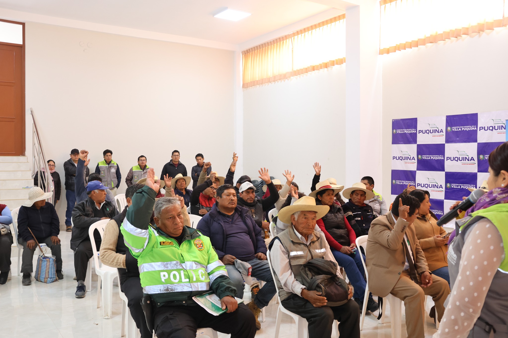 Reunión con autoridades para tomar acuerdos en el marco del XVI Encuentro de Carnavales Puquina - Tohata 2025.