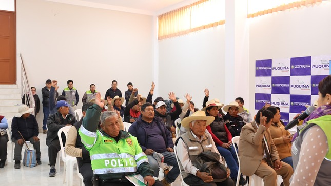 Reunión con autoridades para tomar acuerdos en el marco del XVI Encuentro de Carnavales Puquina - Tohata 2025. 