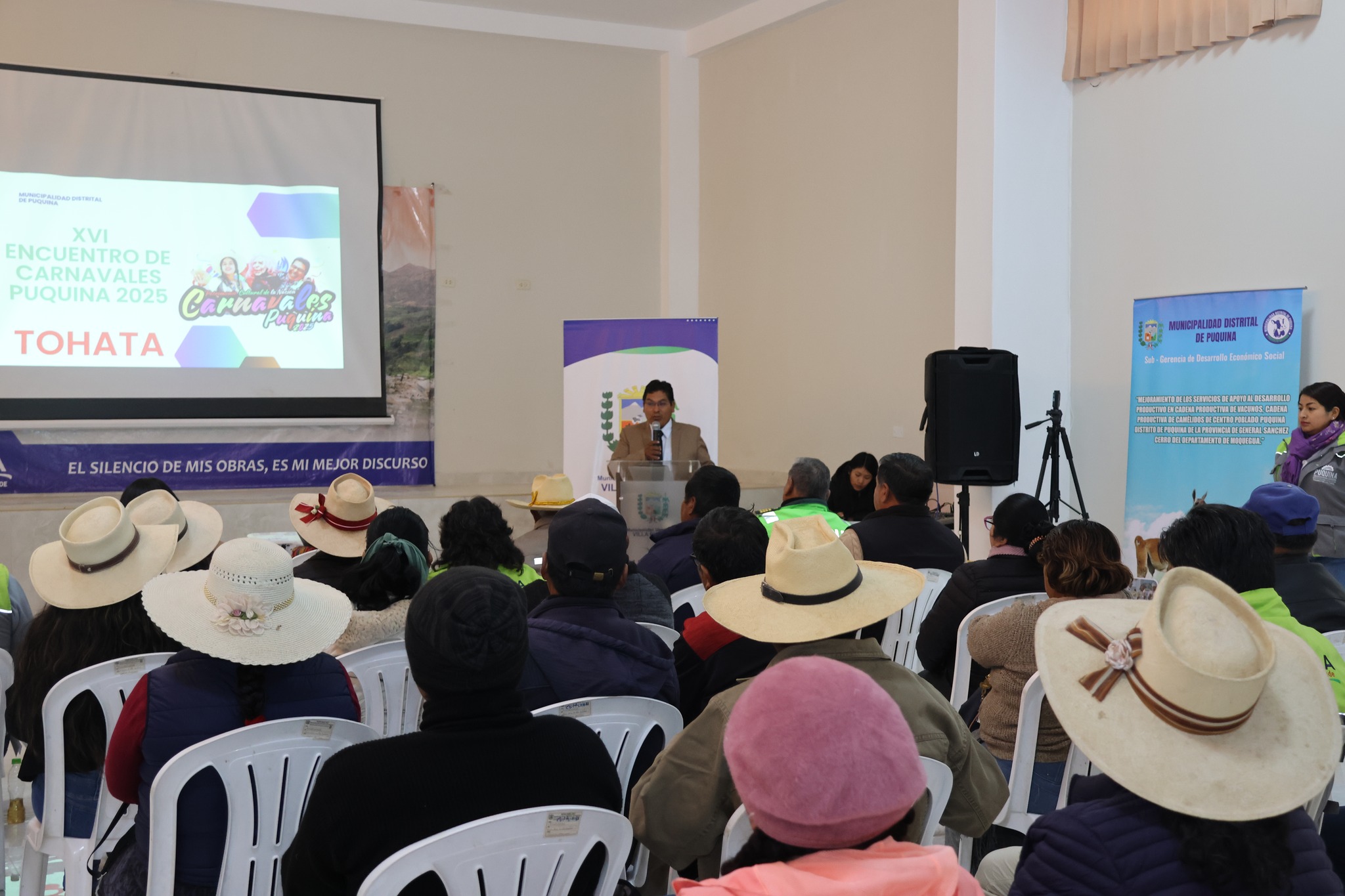 Reunión con autoridades para tomar acuerdos en el marco del XVI Encuentro de Carnavales Puquina - Tohata 2025.