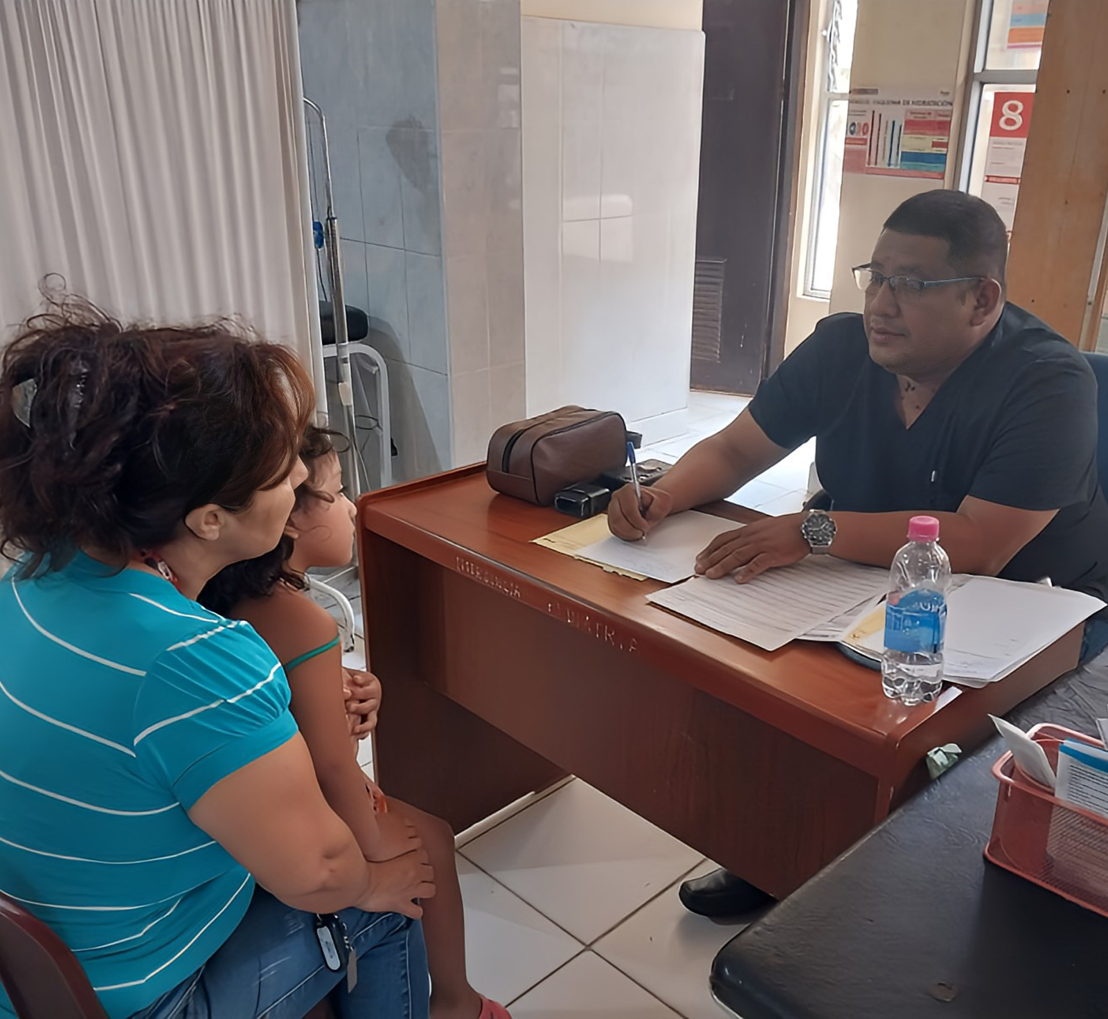 Especialista de la Dirección Sub Regional de Salud Luciano Castillo Colonna brinda recomendaciones clave para cuidar a nuestros días en los días más calurosos