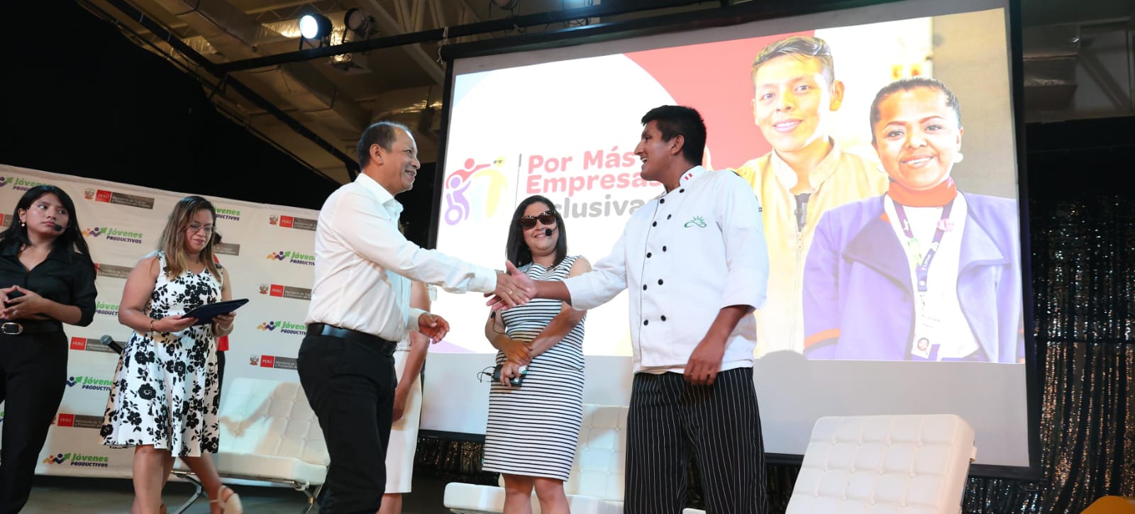 MTPE impulsa empleo inclusivo y juvenil en Ica: ministro Maurate firmó convenio con PROAGRO y promovió la campaña #PorMásEmpresasInclusivas