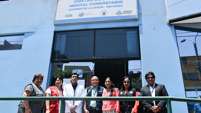 Autoridades presentes en ceremonia de aniversario del CSMA Carmen de La Legua 