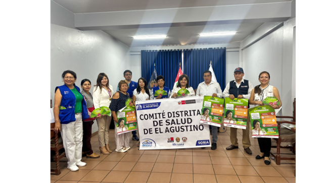 Durante la sesión, se presentaron datos 📊 actualizados que revelan un incremento en los casos de dengue en el distrito durante el año pasado, planteando la necesidad de acciones inmediatas.
Representantes de ollas comunes y comedores populares solicitaron material informativo para compartir con sus comunidades, subrayando la importancia de la prevención y la difusión de medidas de control. “Necesitamos estar bien informados para proteger a nuestras familias, sobre todo en zonas vulnerables”, señaló una de las dirigentes vecinales. 