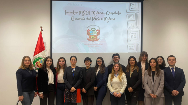 Movimiento estudiantil universitario visita el Consulado General del Perú en Milán